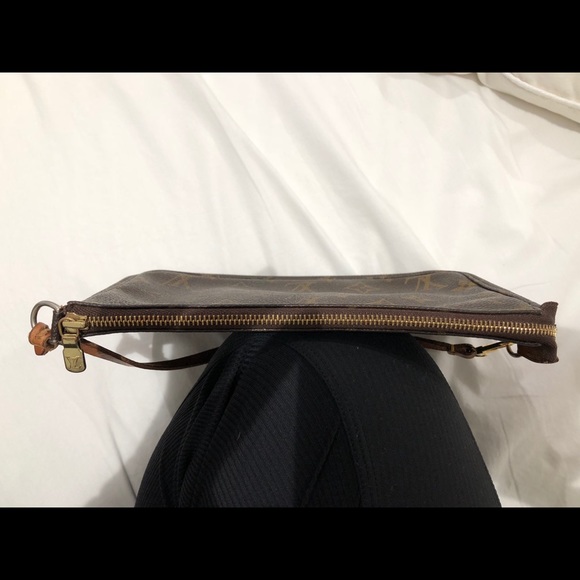 Authentic Louis Vuitton Monogram Pochette! - Picture 6 of 6